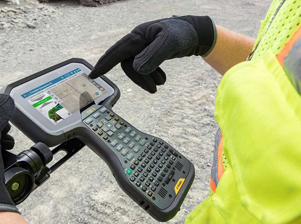 Bộ điều khiển Trimble TSC5 