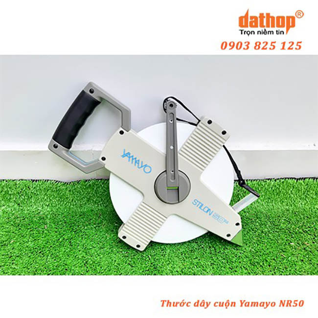 Thước cuộn 50m bằng thép bọc nhựa Yamayo NR50.