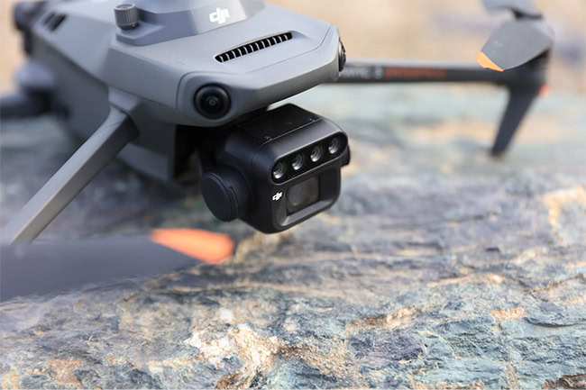Máy bay không người lái DJI Mavic 3M.