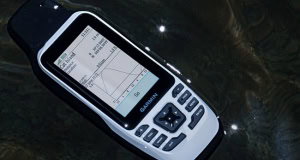 Garmin GPSMAP phù hợp với các lĩnh vực đòi hỏi độ chính xác cao, chi phí đầu tư cao hơn.