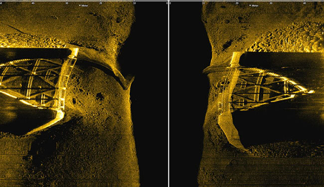 Dữ liệu từ hệ thống Side Scan Sonar giúp xác định vật cản ở đáy biển. Dữ liệu từ hệ thống Side Scan Sonar giúp xác định vật cản ở đáy biển.