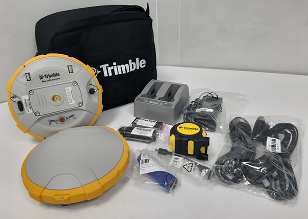 Máy GNSS Trimble R4s tại Đất Hợp. Máy GNSS Trimble R4s tại Đất Hợp.