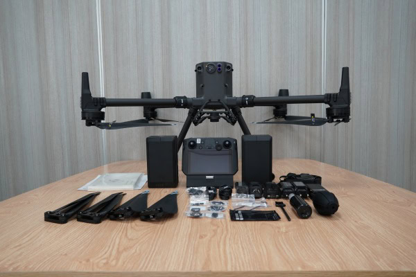 Trọn bộ thiết bị bay không người lái DJI Matrice 300 RTK. Trọn bộ thiết bị bay không người lái DJI Matrice 300 RTK.