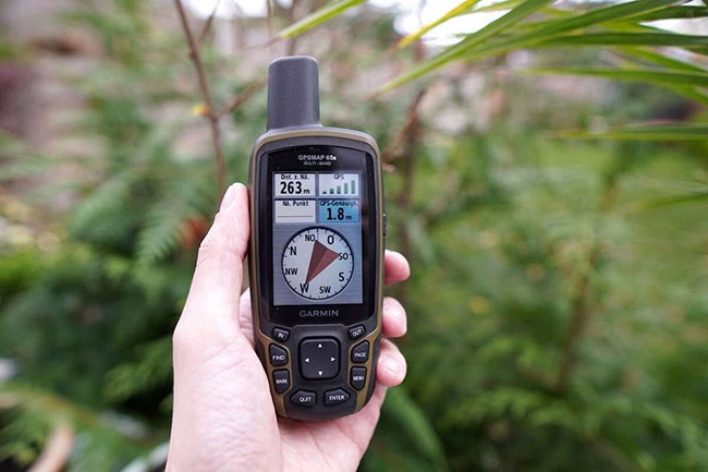 Máy đo đạc đất rừng Garmin GPSMAP 65/65s. Máy đo đạc đất rừng Garmin GPSMAP 65/65s.